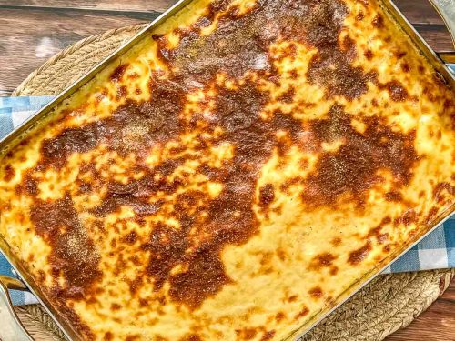 griechische Moussaka mit Kartoffeln und Hackfleisch