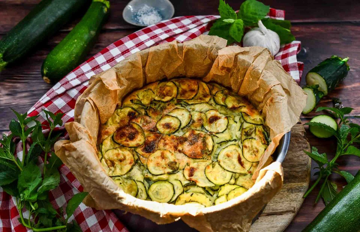 Zucchiniquiche ohne Boden, herzhafter Gemüsekuchen