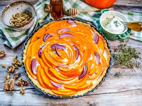 Quiche mit Kürbis belegen