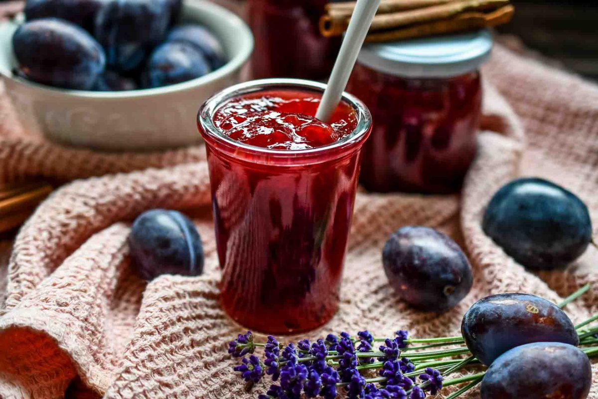 Zwetschgenmarmelade mit Zimt, Sternanis und Nelken